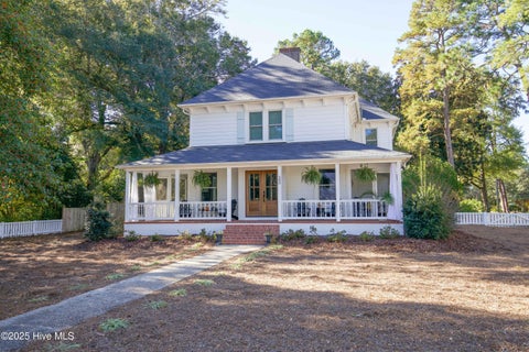 Homes For Sale - 280 W Connecticut Avenue<br/> Southern Pines, NC 28387