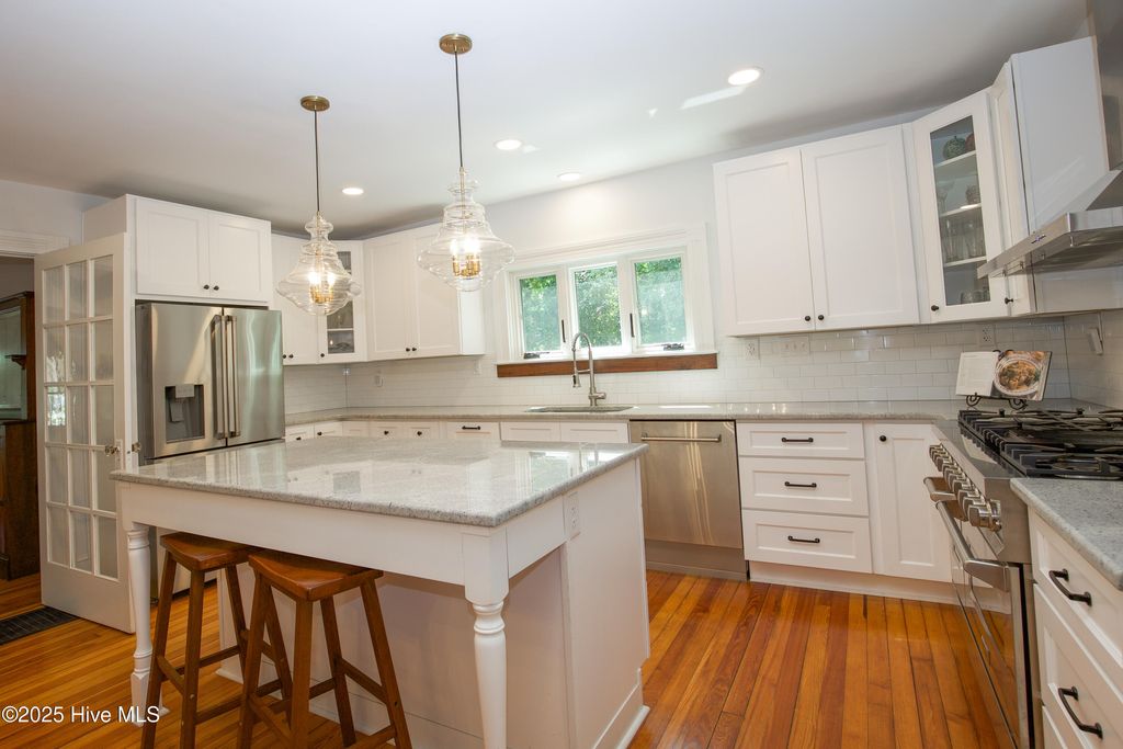 Photo of 280 W Connecticut Avenue, Southern Pines, NC 28387 (MLS # 100552733)