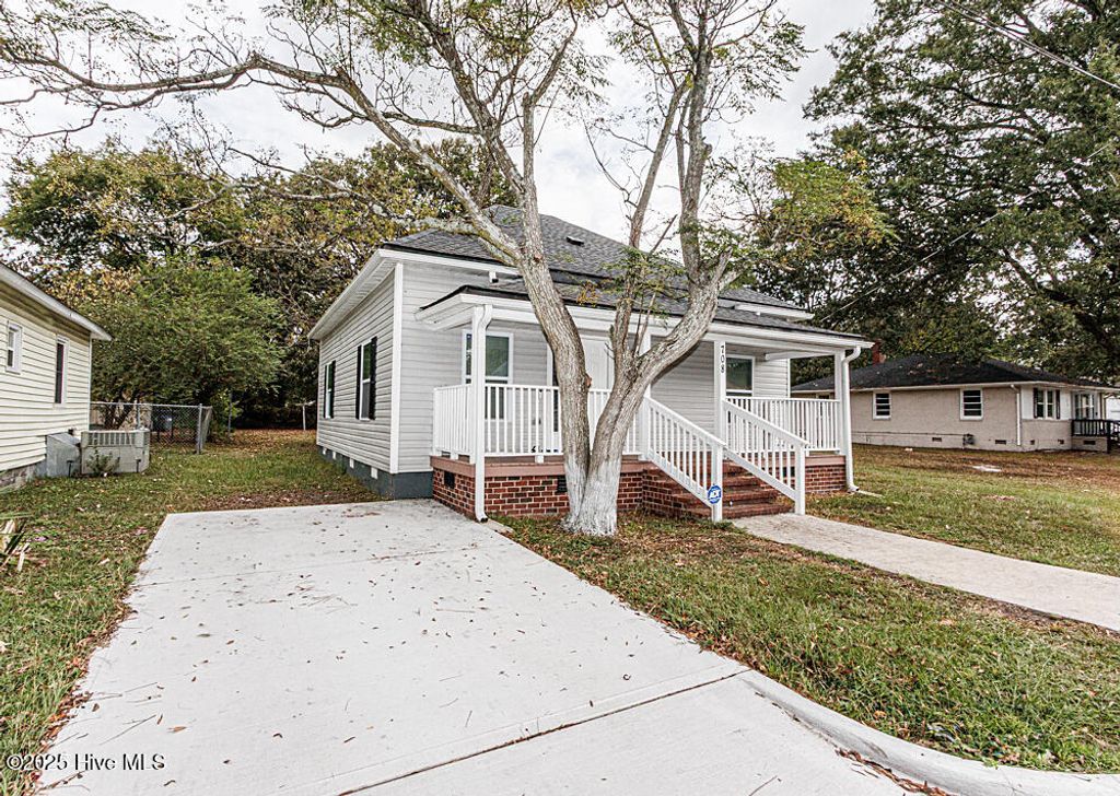 Photo of 708 E Highland Avenue, Rocky Mount, NC 27801 (MLS # 100534508)