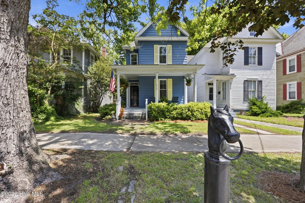 Photo of 612 W Main Street, Elizabeth City, NC 27909 (MLS # 100577418)