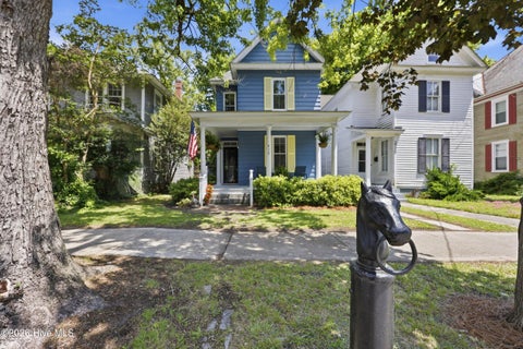 Homes For Sale - 612 W Main Street<br/> Pasquotank County, Elizabeth City, NC 27909