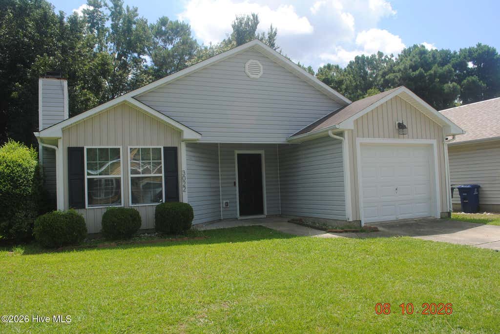 Photo of 3022 Foxhorn Road, Jacksonville, NC 28546 (MLS # 100595250)
