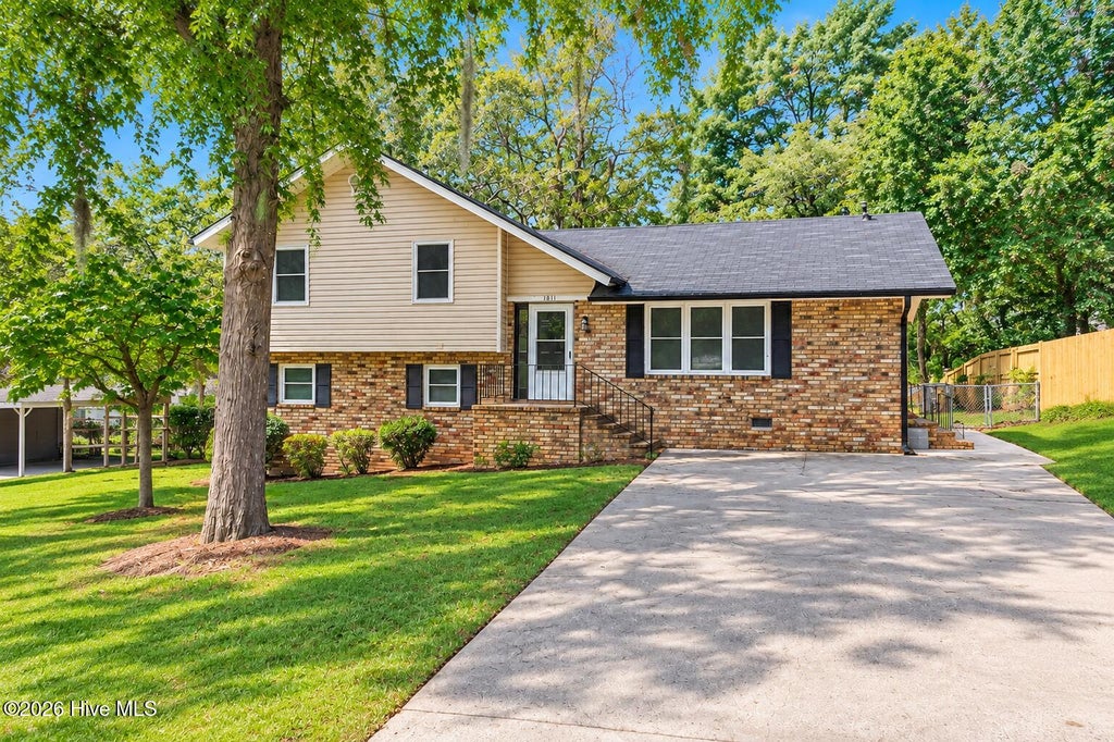 Photo of 1811 N Barton Drive, Augusta, GA 30906 (MLS # 100609178)