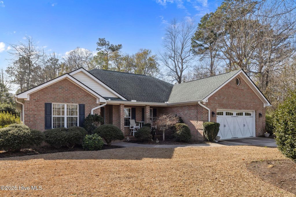 Photo of 806 Broadmoor Court, Morehead City, NC 28557 (MLS # 100550896)