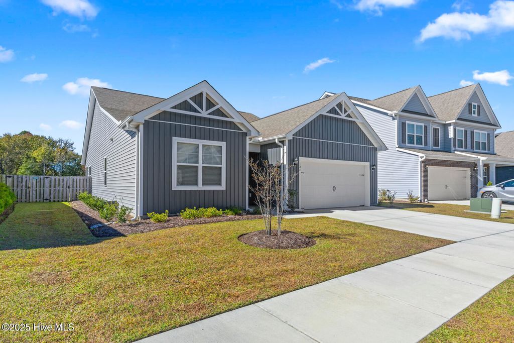 Photo of 124 Swingbridge Trail, Surf City, NC 28445 (MLS # 100540047)