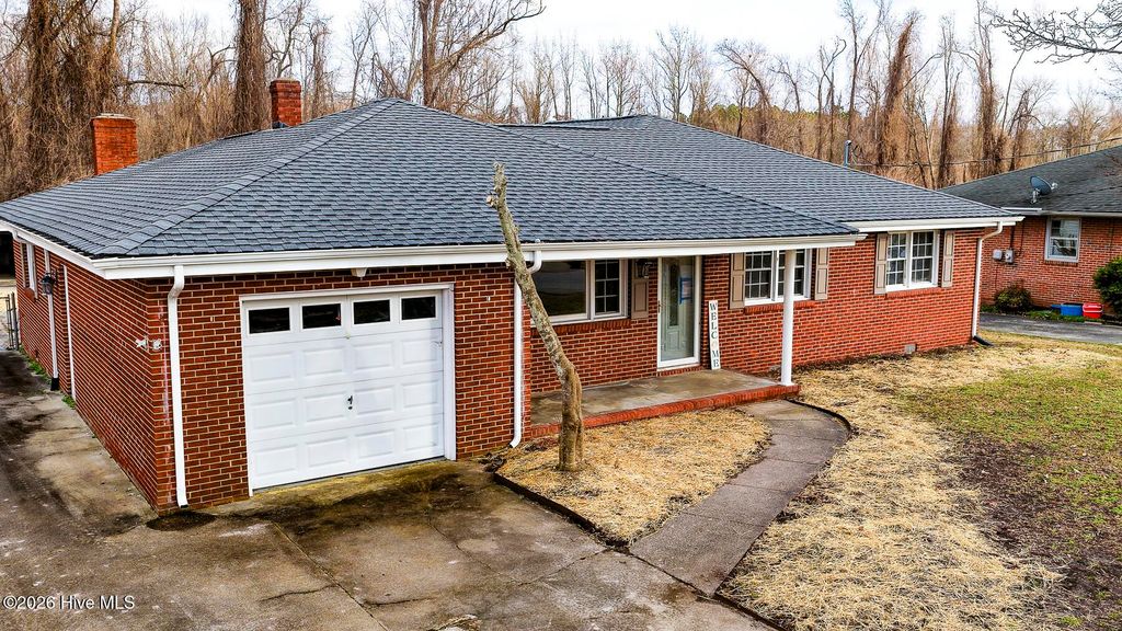 Photo of 121 Rosedale Drive, Elizabeth City, NC 27909 (MLS # 100557069)