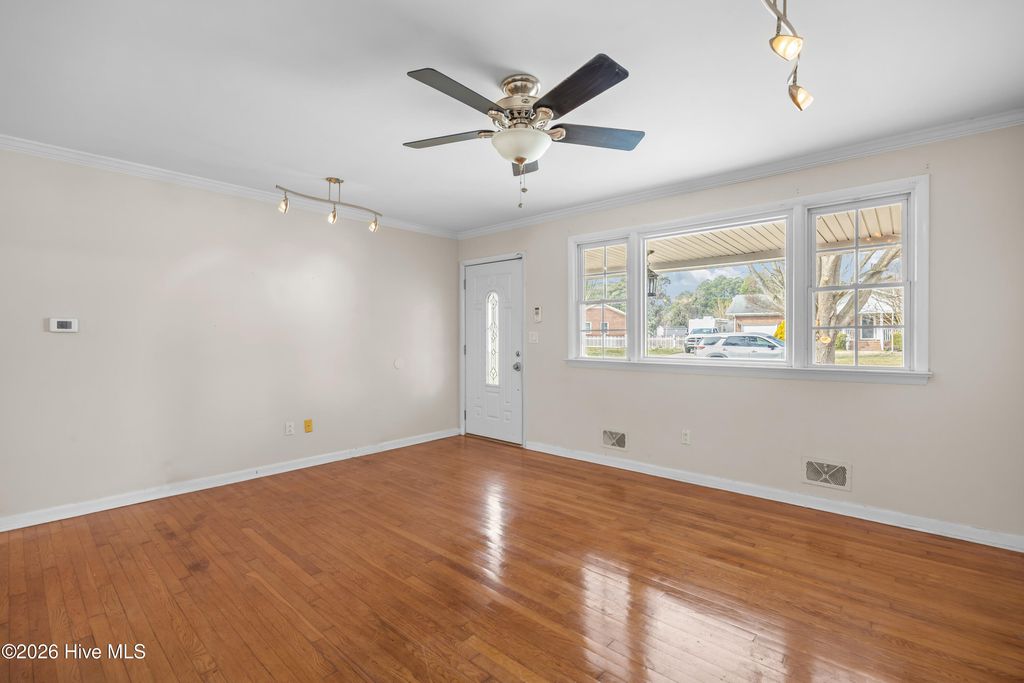 Photo of 121 Rosedale Drive, Elizabeth City, NC 27909 (MLS # 100557069)