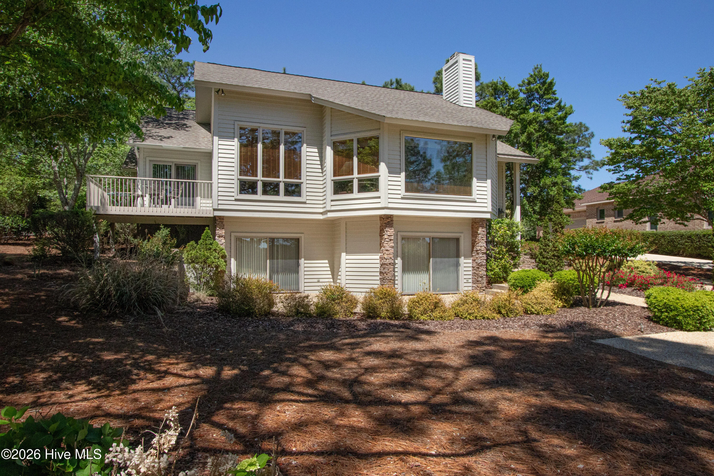 15 Shenecossett Lane