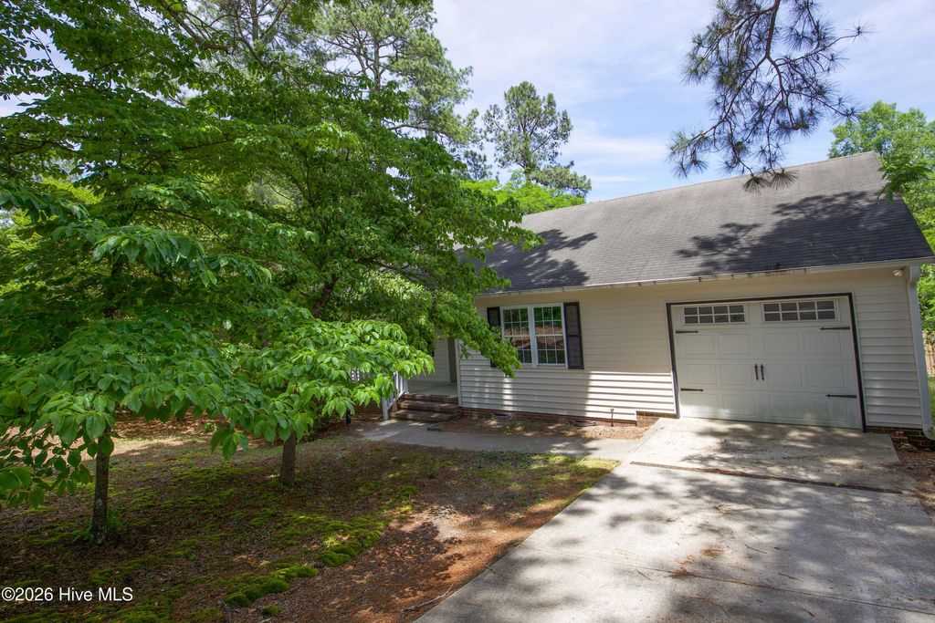 Photo of 11 Remington Lane, Pinehurst, NC 28374 (MLS # 100574020)