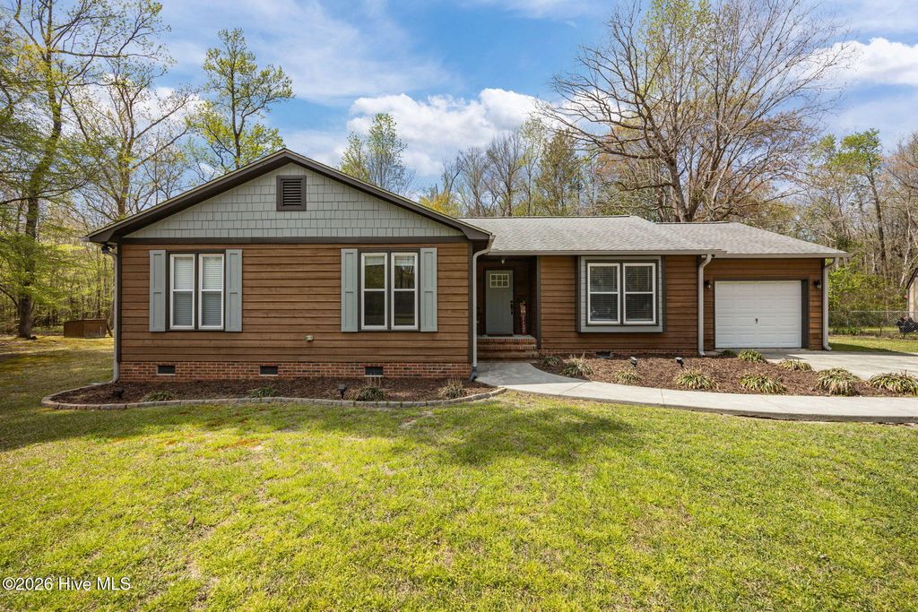 Photo of 110 Roland Court, Burgaw, NC 28425 (MLS # 100562884)