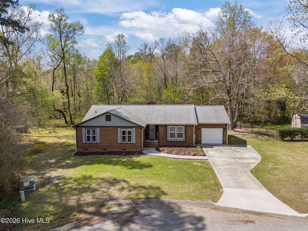 Photo of 110 Roland Court, Burgaw, NC 28425 (MLS # 100562884)