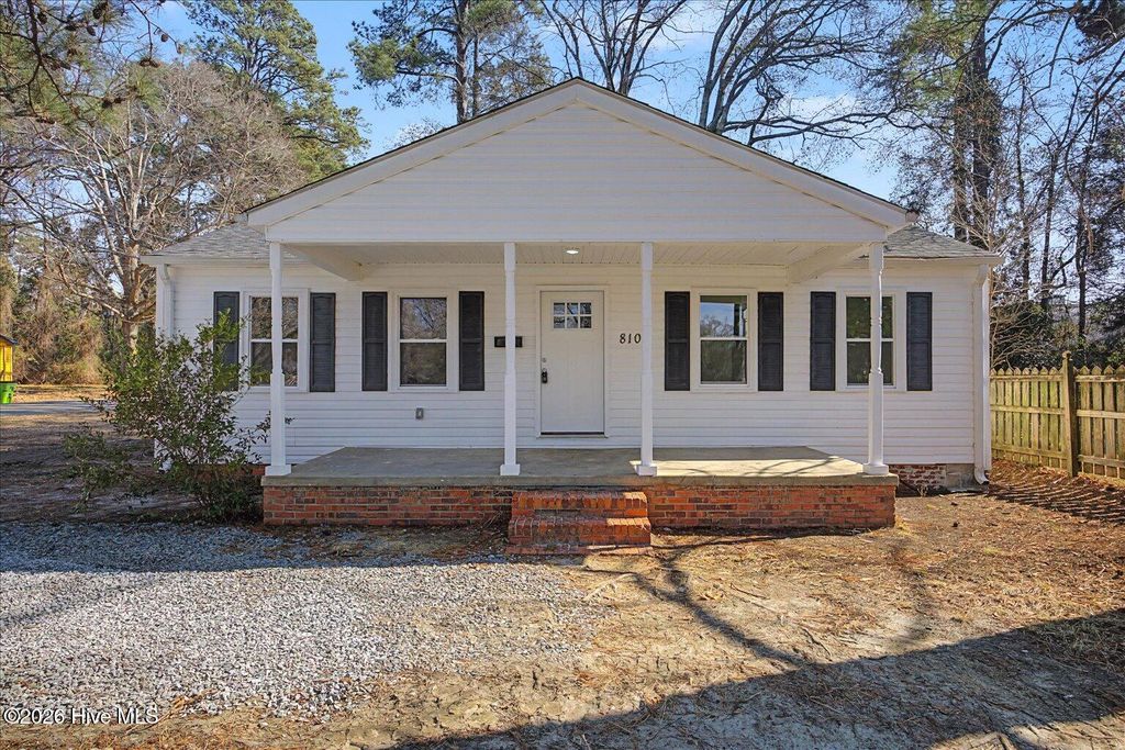 Photo of 810 N Lee Street, Whiteville, NC 28472 (MLS # 100554181)