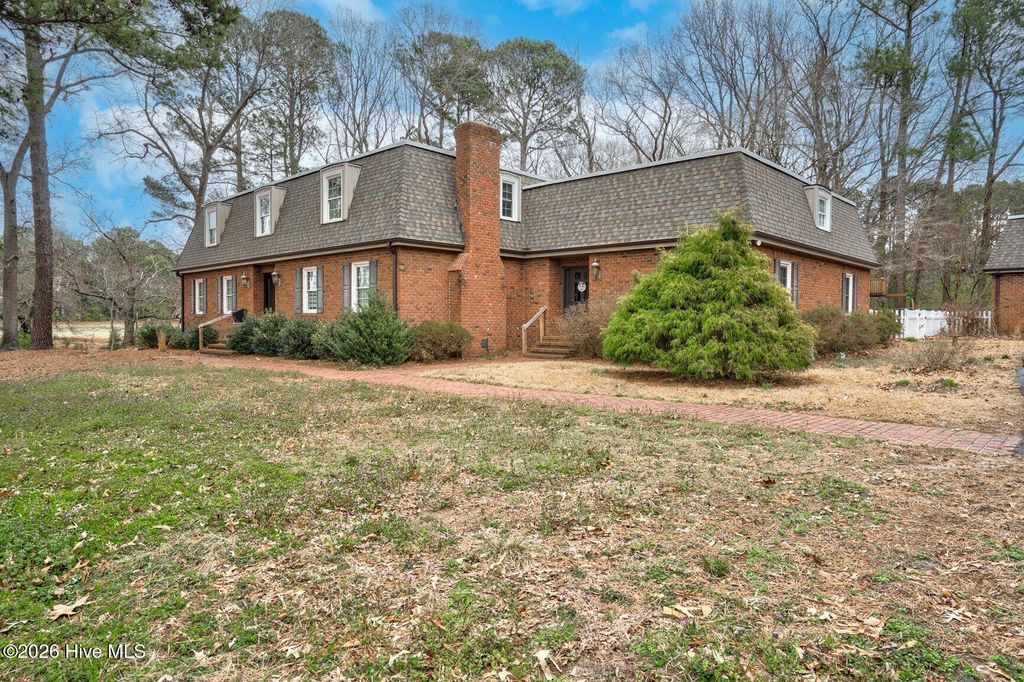 Photo of 803 E Beechtree Drive, Nashville, NC 27856 (MLS # 100558247)