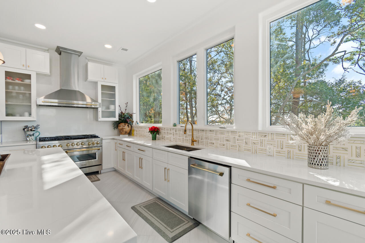 411 Lake Shore Drive