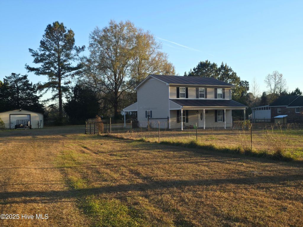 Photo of 1591 White Oak River Road, Maysville, NC 28555 (MLS # 100544896)