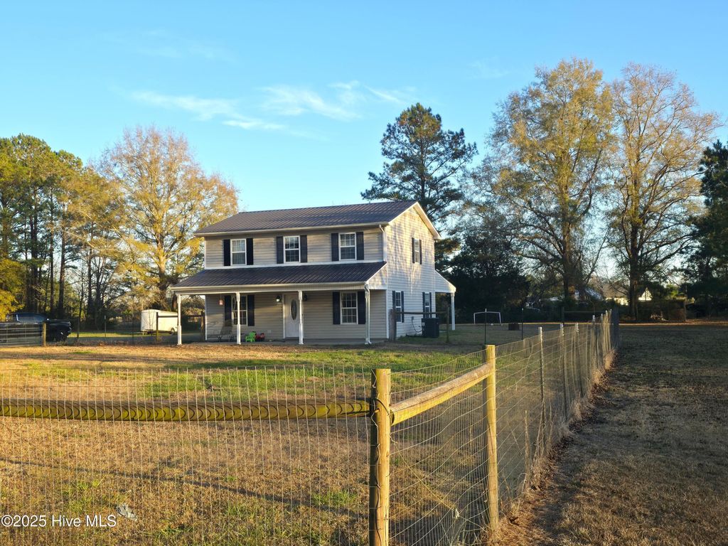 Photo of 1591 White Oak River Road, Maysville, NC 28555 (MLS # 100544896)