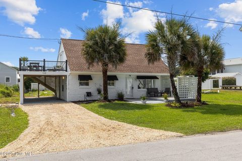 Homes For Rent - 125 Pelican Drive<br/> Atlantic Beach, NC 28512
