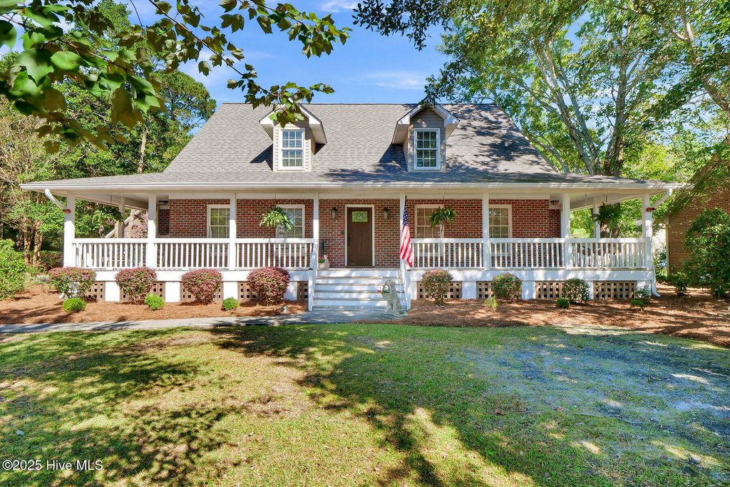 Photo of 117 Center Drive, Hampstead, NC 28443 (MLS # 100545503)