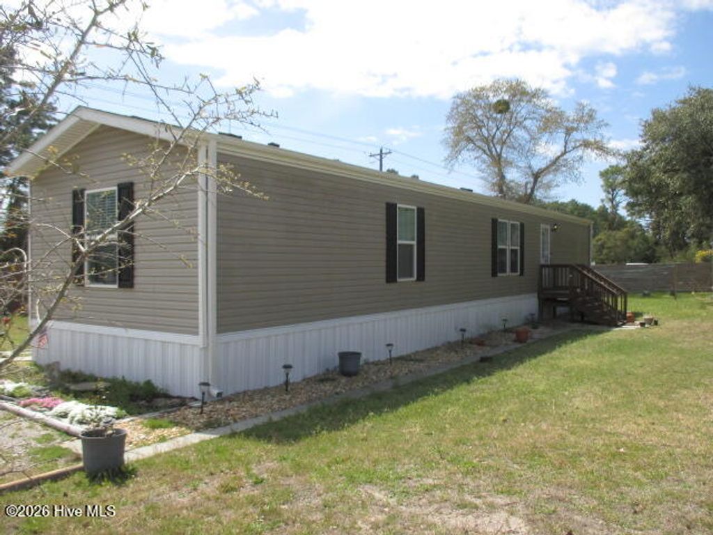 Photo of 107 Paradise Lane, Newport, NC 28570 (MLS # 100562527)