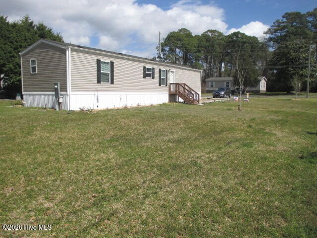 Photo of 107 Paradise Lane, Newport, NC 28570 (MLS # 100562527)