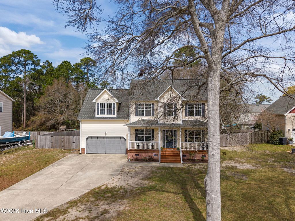 Photo of 135 Shellbank Drive, Sneads Ferry, NC 28460 (MLS # 100562601)