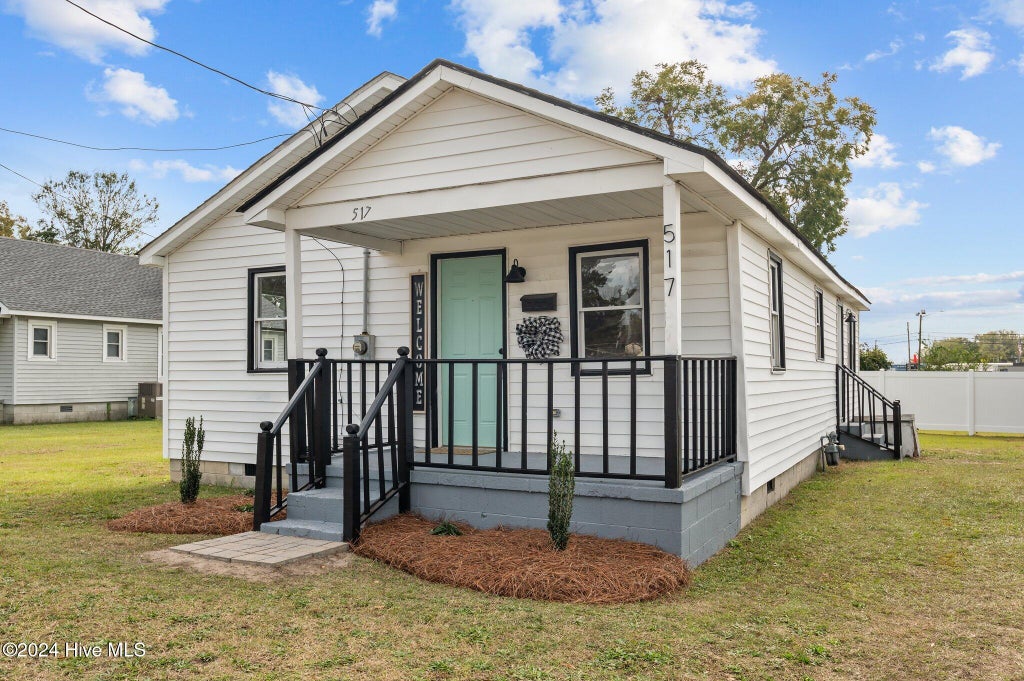 Photo of 517 W 7th Street, Washington, NC 27889 (MLS # 100601890)
