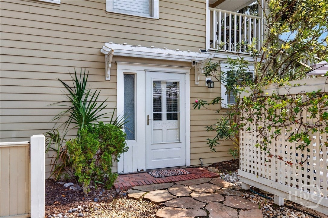 1010 E Victory Drive E1