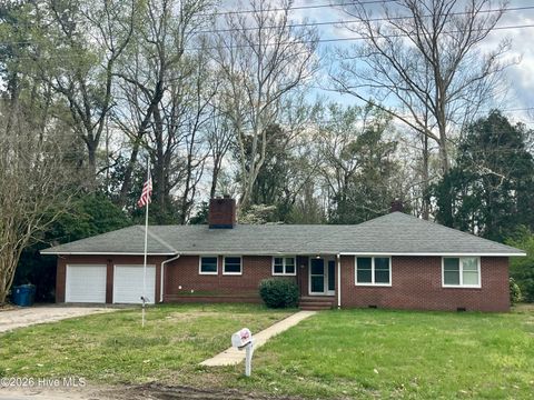 Homes For Sale - 720 Main Street<br/> Bayboro, NC 28515