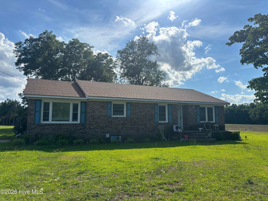 Photo of 4086 Collins Drive, Lumberton, NC 28358 (MLS # 100581959)