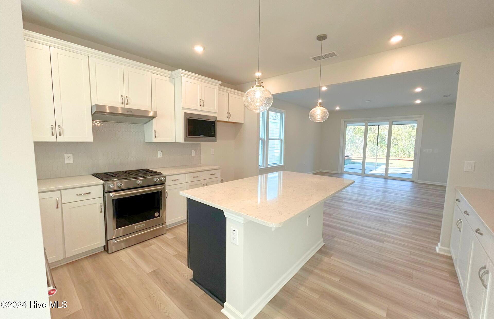 5047 Meadow Buttercup Court