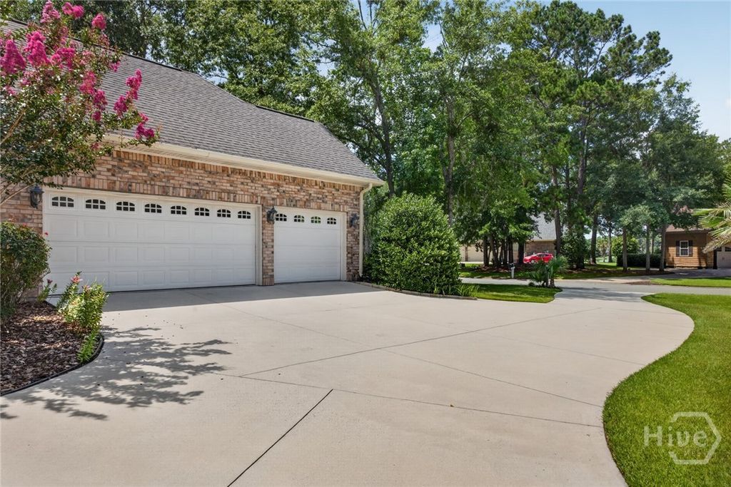 Photo of 639 Chastain Circle, Richmond Hill, GA 31324 (MLS # SA360182)