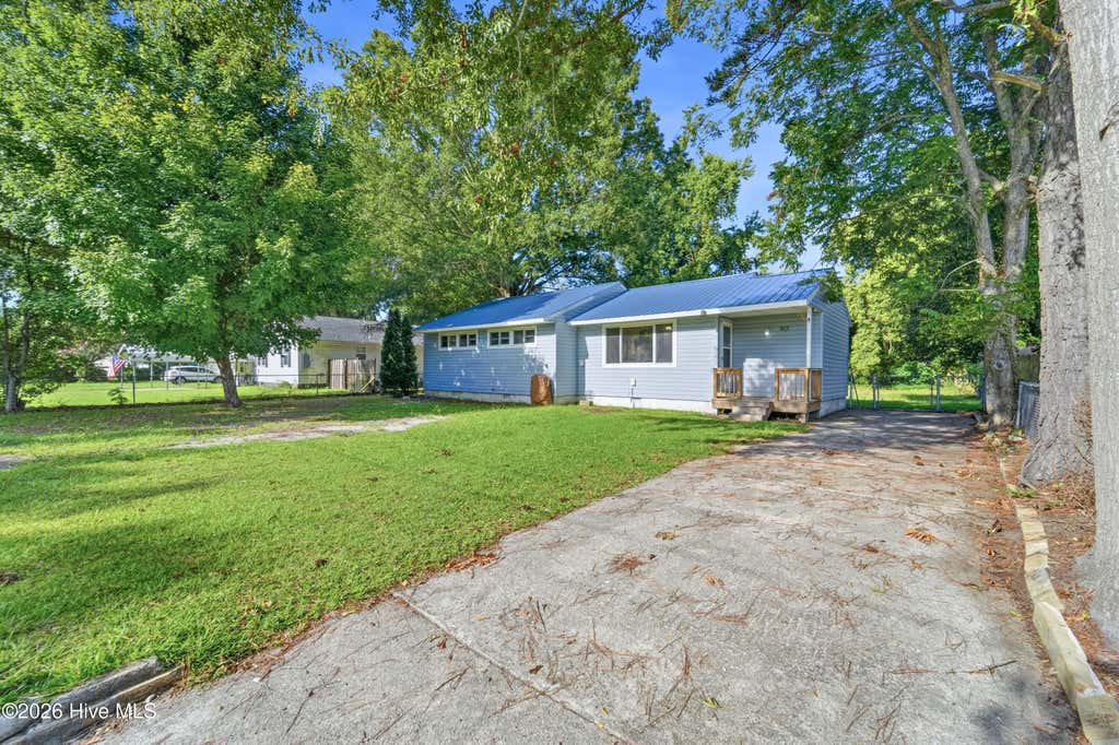 Photo of 613 Elm Street, Jacksonville, NC 28540 (MLS # 100598045)