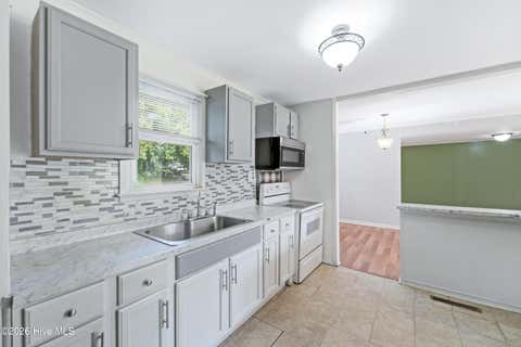 Tiny photo for 613 Elm Street, Jacksonville, NC 28540 (MLS # 100598045)