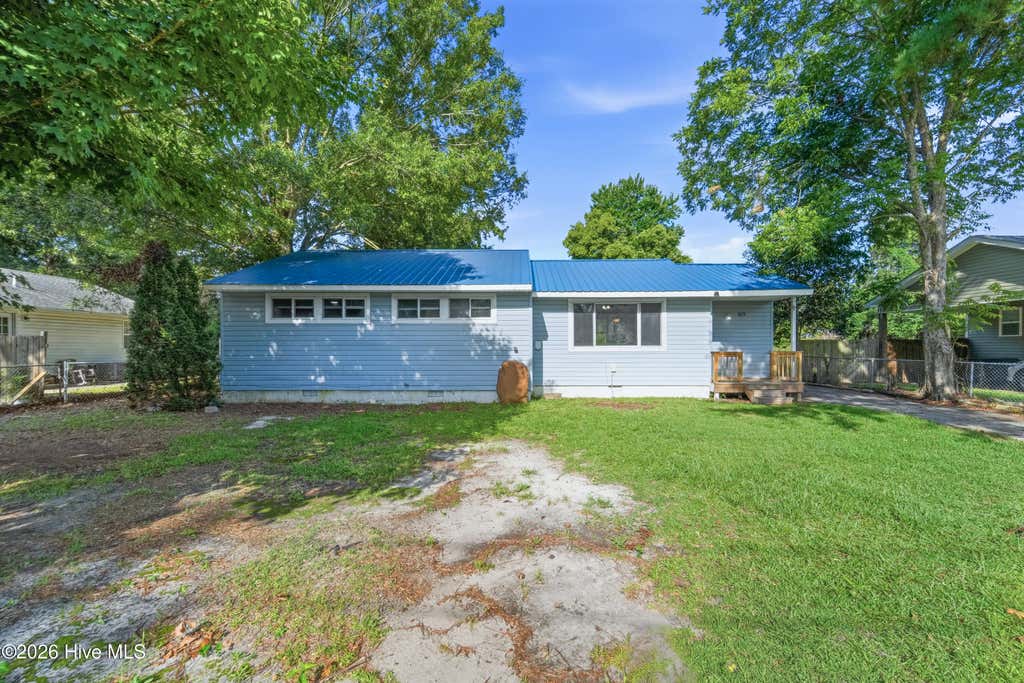 Photo of 613 Elm Street, Jacksonville, NC 28540 (MLS # 100598045)