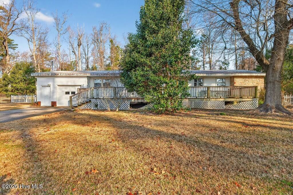 Photo of 128 E Sherwood Drive, Havelock, NC 28532 (MLS # 100548524)