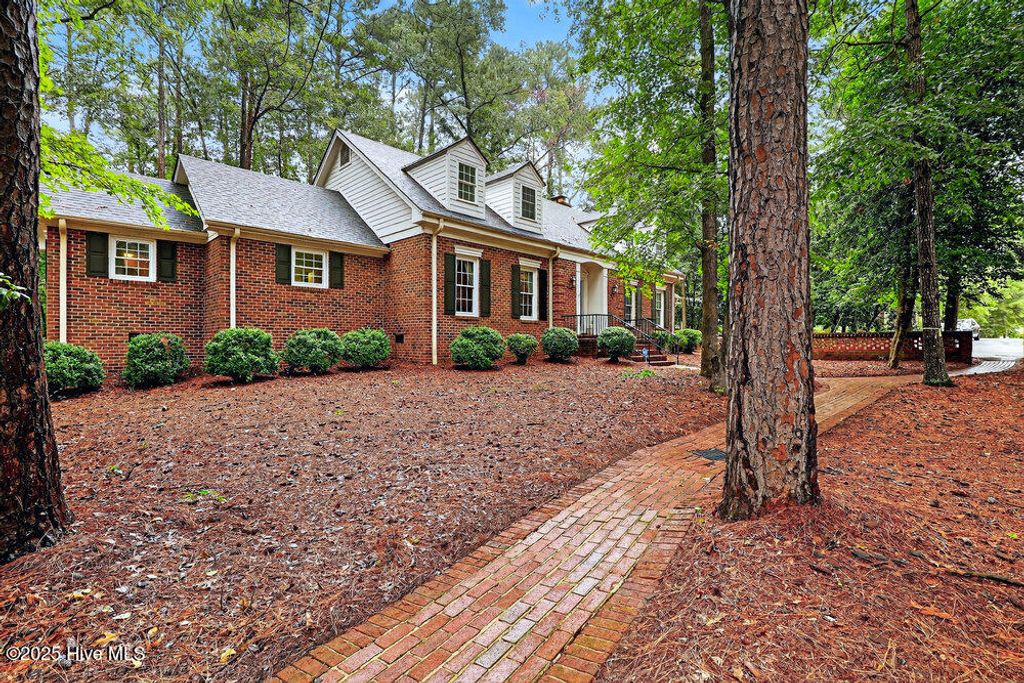 Photo of 102 Cedar Lane, Clinton, NC 28328 (MLS # 100523756)