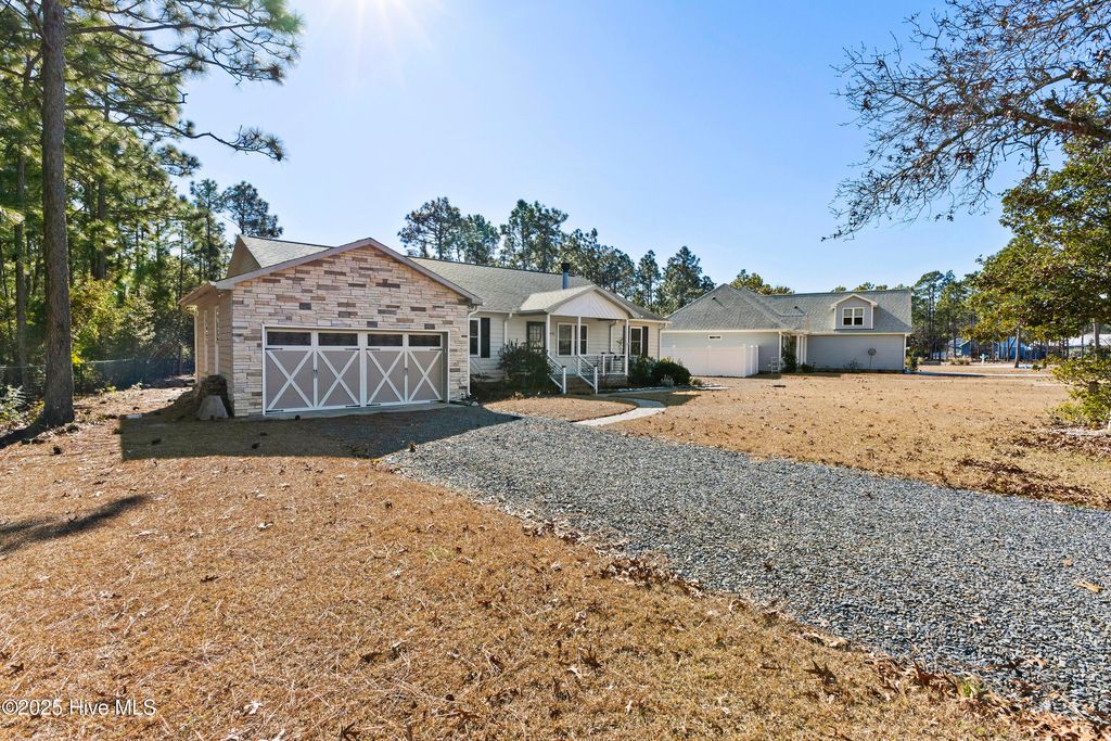 Photo of 1070 Grant Circle, Southport, NC 28461 (MLS # 100484039)