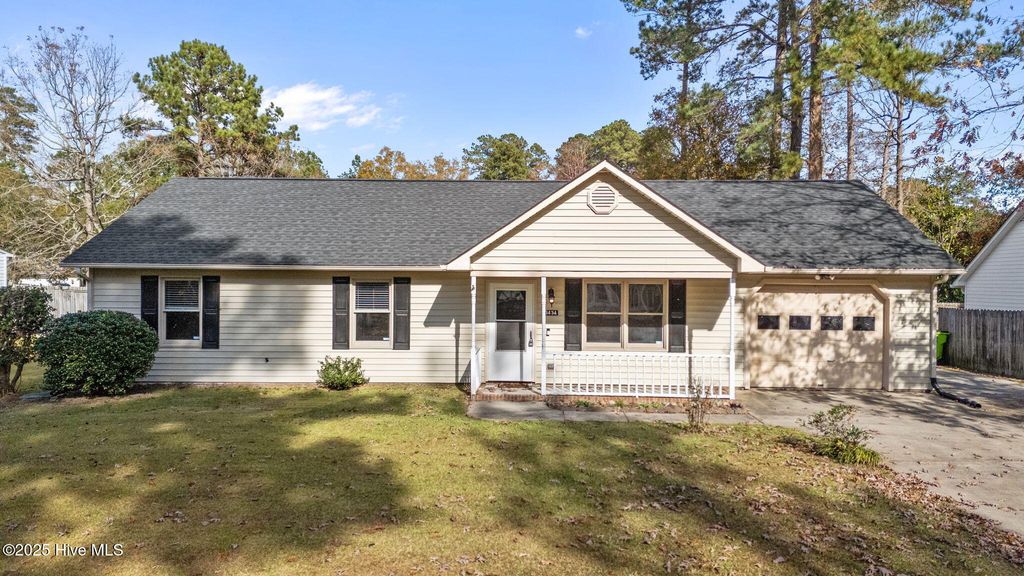 Photo of 3434 Preakness Place, New Bern, NC 28562 (MLS # 100542312)