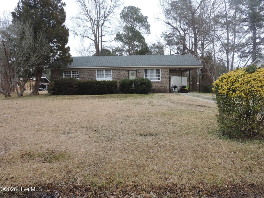 Photo of 1318 Hunters Road, New Bern, NC 28562 (MLS # 100555139)