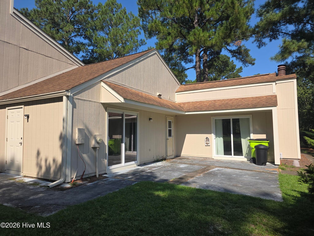 Photo of 114 Quarterdeck, New Bern, NC 28562 (MLS # 100596719)