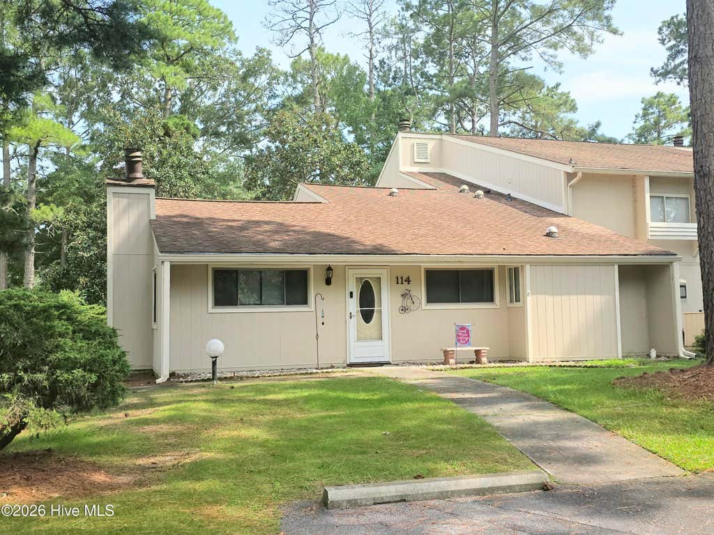 Photo of 114 Quarterdeck, New Bern, NC 28562 (MLS # 100596719)