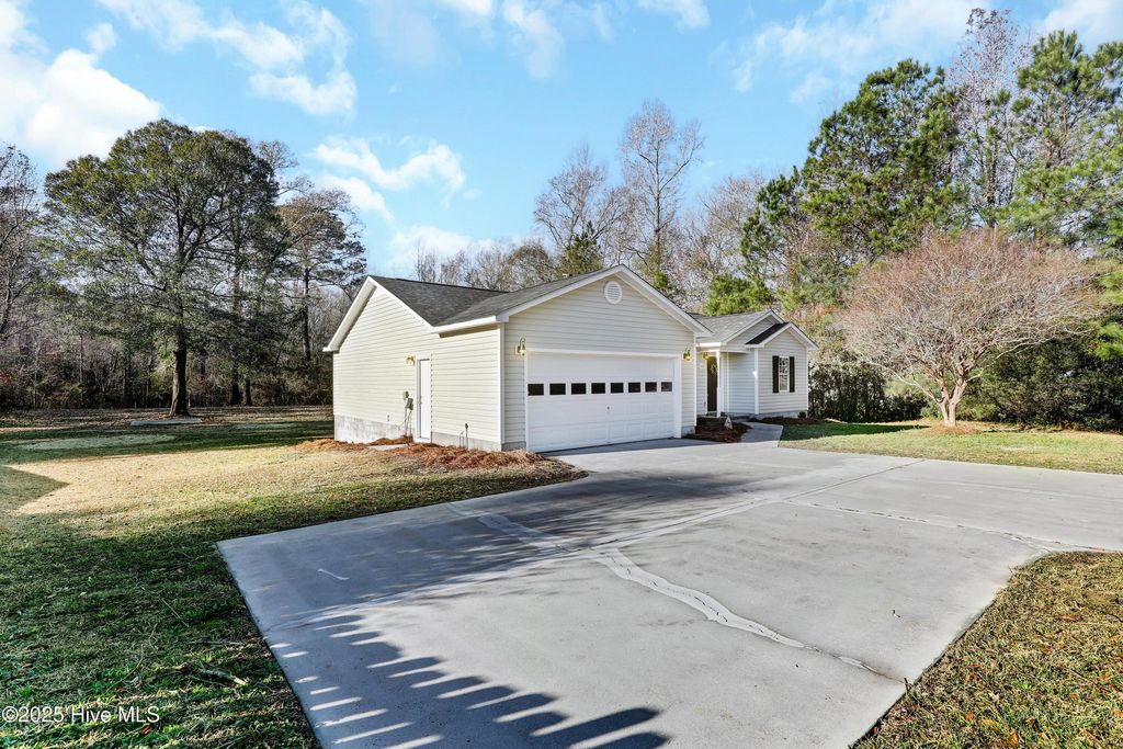 Photo of 1049 Shirley Drive, Jacksonville, NC 28540 (MLS # 100545251)