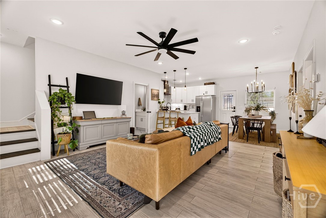 1306 E Waldburg Street