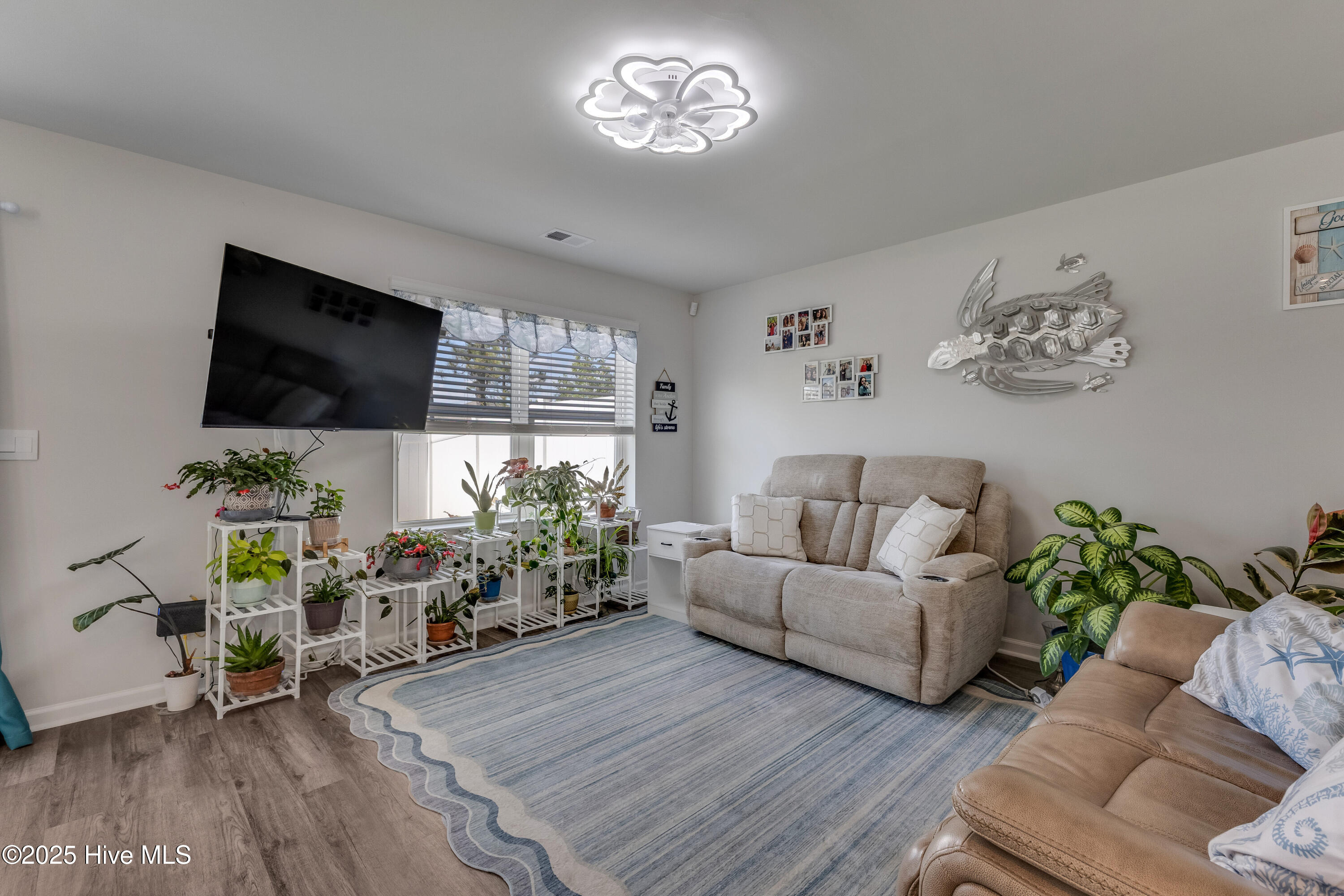 Leland, North Carolina 28451, United States, 4 Bedrooms Bedrooms, ,3 BathroomsBathrooms,Residential,Active,256058