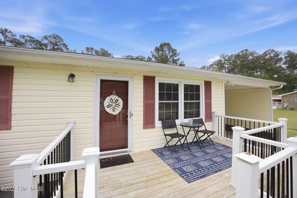 Photo of 409 Bradford Drive, New Bern, NC 28560 (MLS # 100570781)