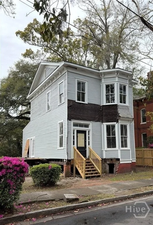 217 E 38th Street