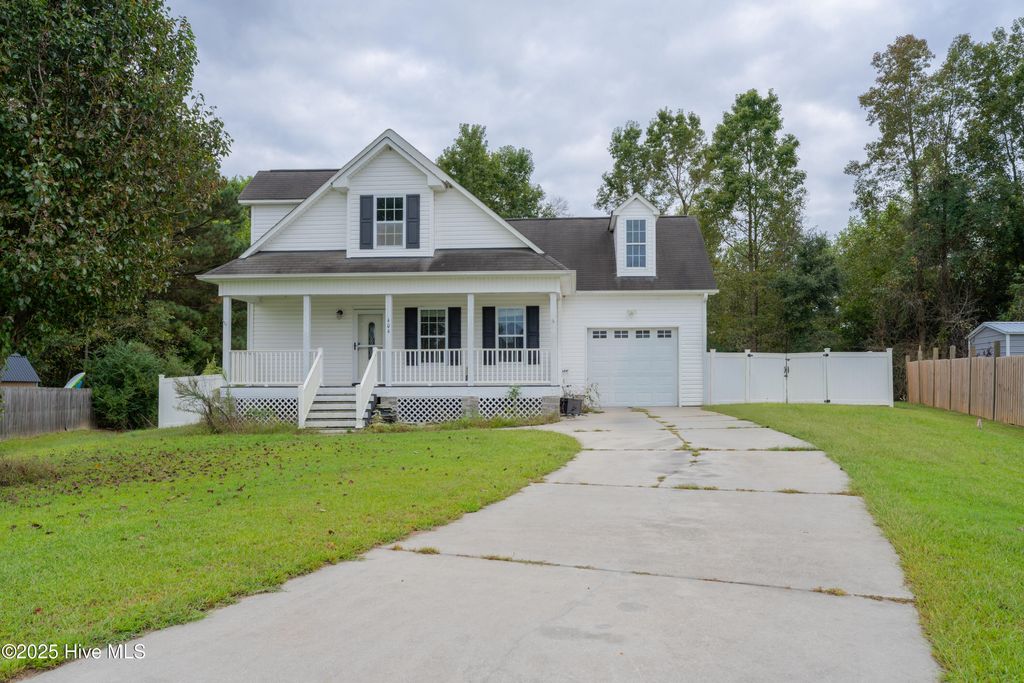 Photo of 404 Silva Cove, Richlands, NC 28574 (MLS # 100536355)