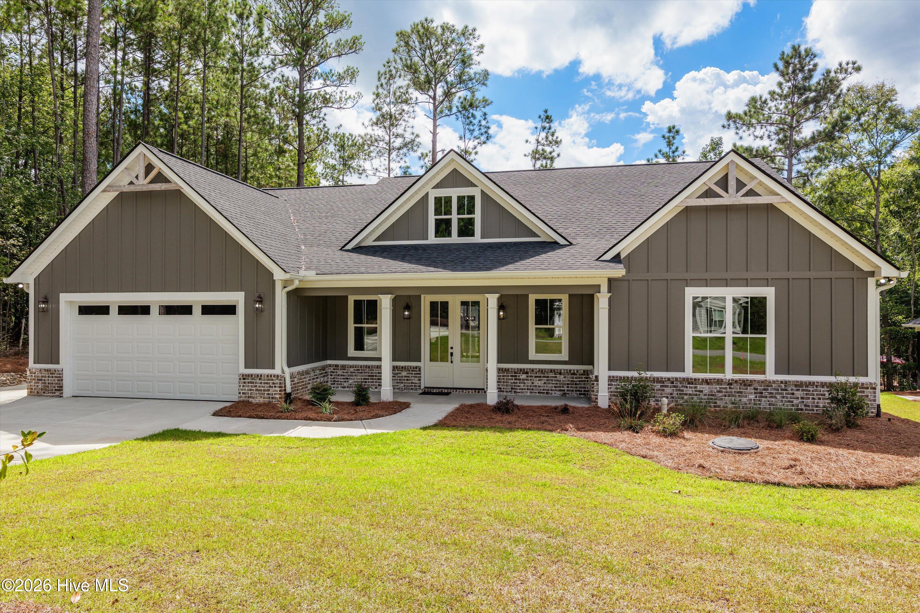 306 Clipper Trace