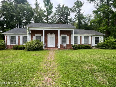Homes For Sale - 435 Edgewood Circle<br/> Columbus County, Whiteville, NC 28472