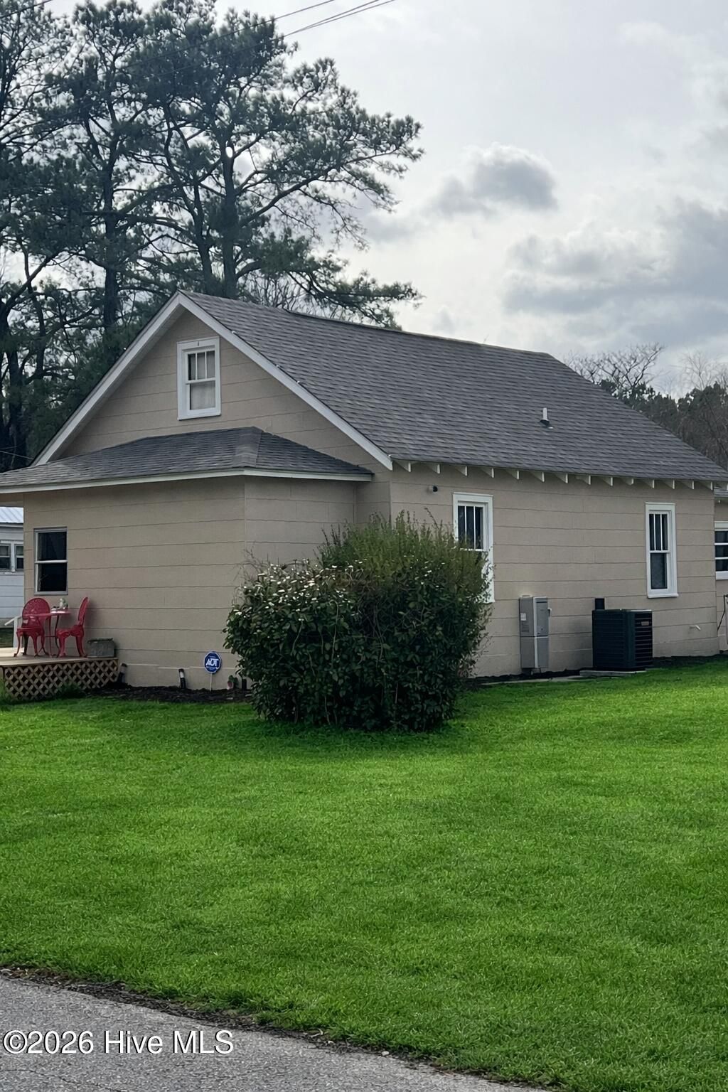 Photo of 1001 Parsonage Street, Elizabeth City, NC 27909 (MLS # 100556415)